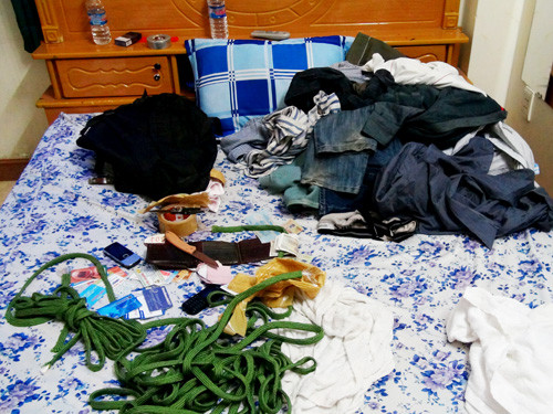 Tang vật tên Luận dùng để khống chế Hằng