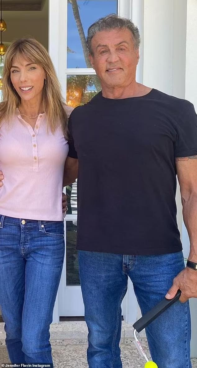 Cả hai làm đám cưới vào tháng 5/1997. Trước đó, ông cũng từng có 2 năm kết hôn với ca sĩ, diễn viên, người mẫu người Đan Mạch Sylvester Stallone vào đầu những năm 80.