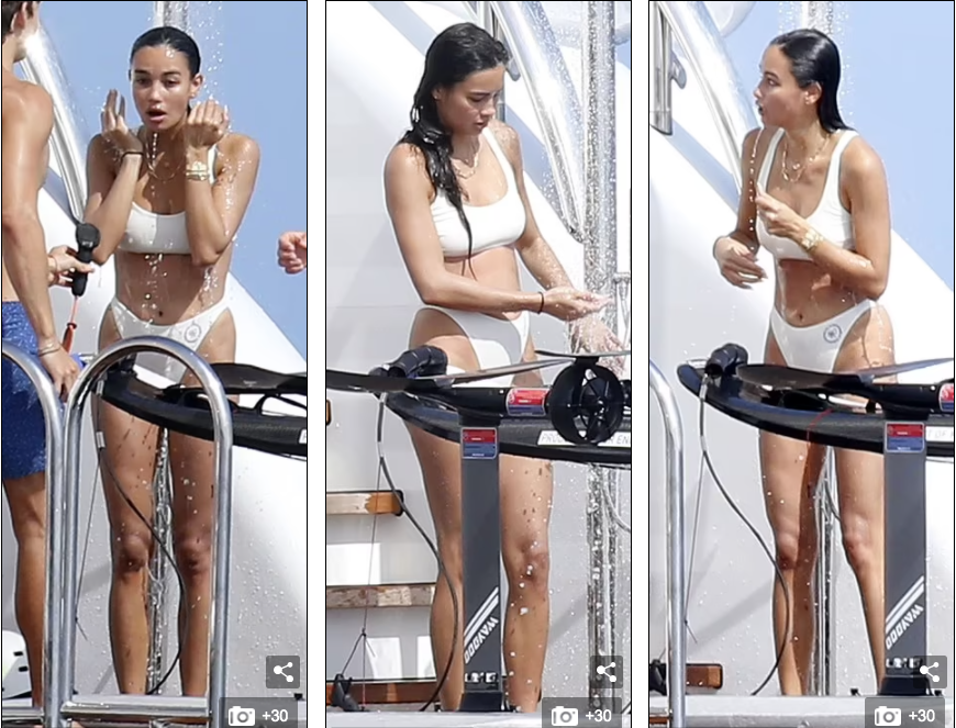 Kelsey Merritt cũng vừa có bộ ảnh nóng bỏng "thiêu đốt" ánh nhìn trên SI Swimsuit 2021. Cô chia sẻ trong quá trình lớn lên ở Philippines, cô bị mẹ có tư tưởng cổ hủ cấm mặc bikini hay mặc những trang phục có chút hở hang.