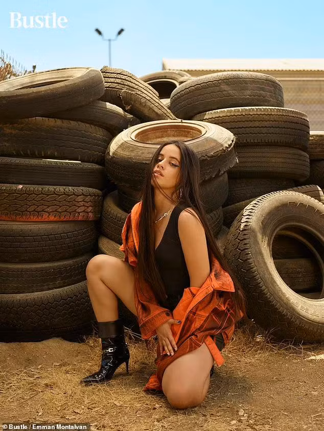 Nói về tình bạn, cô cho biết để có được tình bạn và vun đắp tình cảm đó là một thử thách trong cuộc sống bận rộn này. Cô tâm sự đã gia nhập làng giải trí từ năm 15 tuổi với lịch trình công việc dày đặc, đi nhiều nơi trên thế giới, do đó, thời gian dành để kết nối và chia sẻ với bạn bè thực sự rất khó khăn.