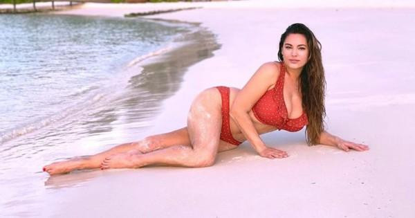 Nhắc đến thân hình nóng bỏng hoàn toàn tự nhiên phải kể đến đầu tiên là người mẫu, diễn viên và MC nổi tiếng nước Anh Kelly Brook (SN 1979). Thời đỉnh cao sự nghiệp, cô được các nhà nghiên cứu của trường đại học Texas (Mỹ) khẳng định có chỉ số cơ thể hoàn hảo nhất thế giới với chiều cao 1m68, 3 vòng: 99-63-91 (cm) và chưa từng qua phẫu thuật thẩm mỹ. Do vậy, cô được mệnh danh là vẻ đẹp "Kỳ quan thứ 8" của nhân loại.