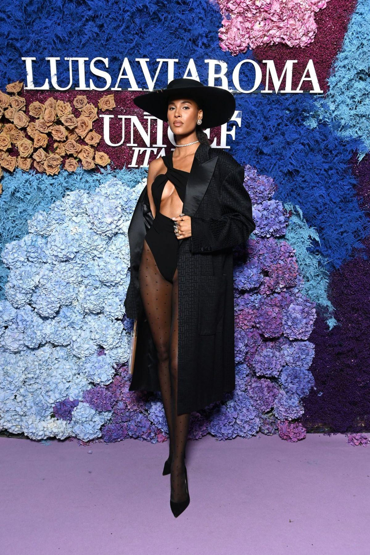 Bước chân vào làng mốt từ năm 17 tuổi, Cindy Bruna hiện là chân dài người Pháp nổi danh hàng đầu làng thời trang thế giới.