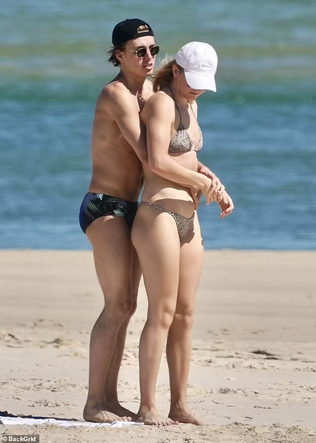 Cô và bạn trai đã hẹn hò được hơn 1 năm nhưng cuộc sống không bị phiền nhiễu cho đến khi cô lập kỷ lục Olympic, cuộc sống riêng tư và tình cảm của nữ kình ngư liên tục lọt tầm ngắm truyền thông.