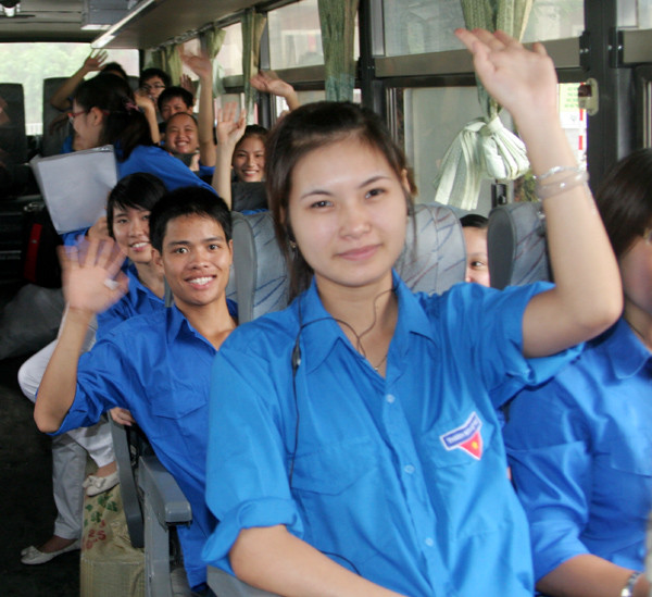 Xin chào! Chúng tôi là sinh viên tình nguyện