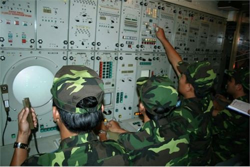 Thực hành bắt mục tiêu và bắn bằng phần tử điện tử