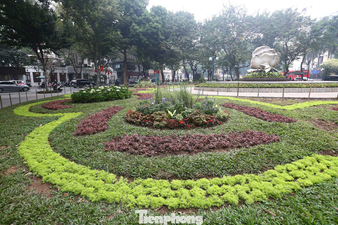 Vườn hoa 19/8 sau khi được chỉnh trang đón chào năm mới 2024.