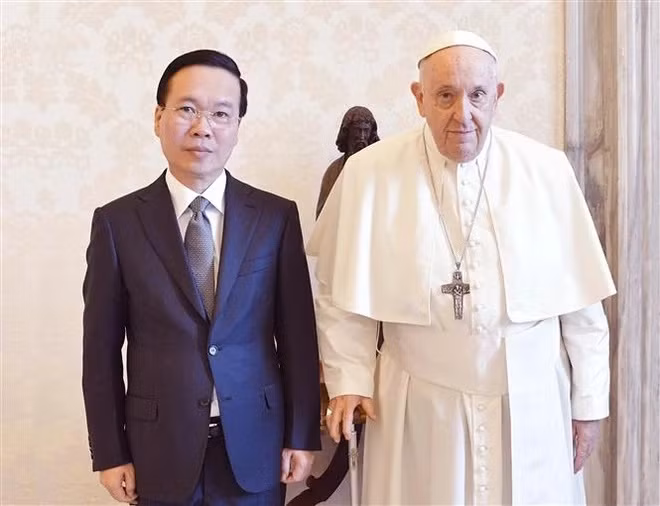 Chủ tịch nước Võ Văn Thưởng hội kiến Giáo hoàng Francis, tháng 7/2023. (Ảnh: TTXVN)