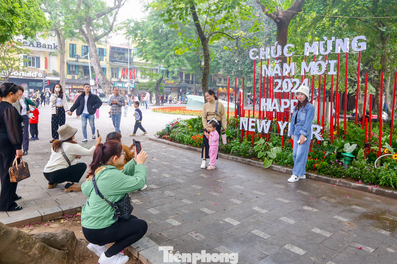 Khu vực check-in với mô hình này luôn tấp nập người.