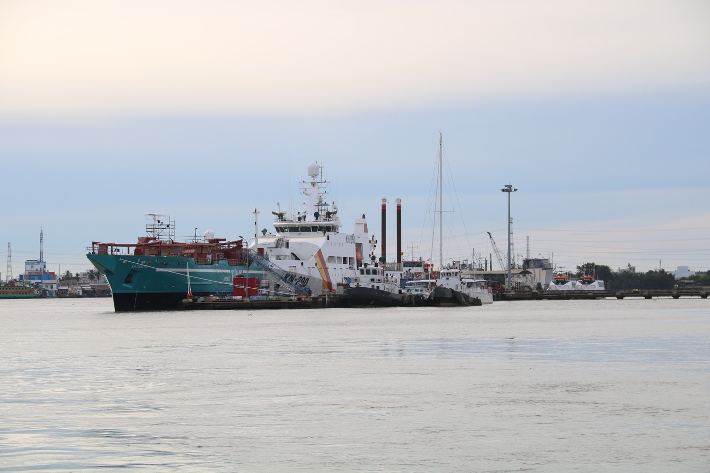 Cầu Cần Giờ tiếp tục vượt sông Soài Rạp, sông Chà.