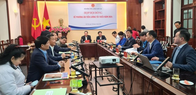 Hội đồng tiền lương quốc gia chốt tăng lương tối thiểu vùng thêm 6% từ ngày 1/7/2024. Hội đồng tiền lương quốc gia chốt tăng lương tối thiểu vùng thêm 6% từ ngày 1/7/2024.