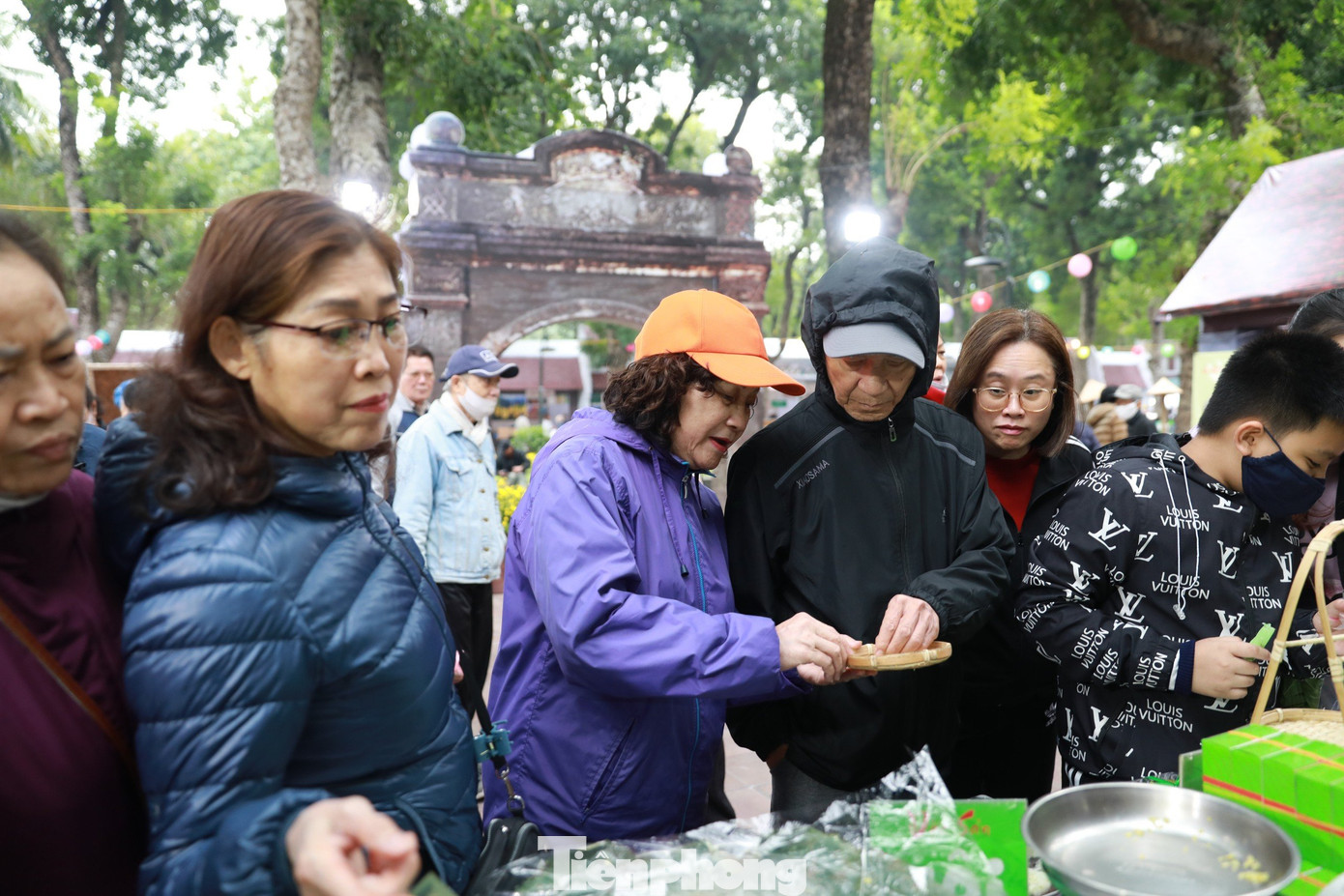 "Mặc dù những món ăn khá quen thuộc trong đời sống nhưng tôi vẫn muốn đến đây để trải nghiệm chất lượng hơn về các món cổ truyền của Hà Nội", bà Thanh (Hai Bà Trưng, Hà Nội) chia sẻ.