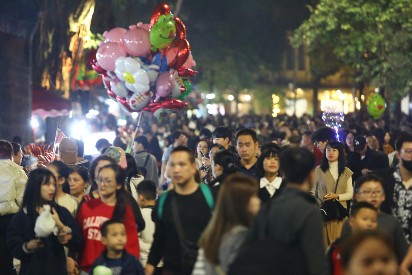 Mọi ngả đường để đông đúc.