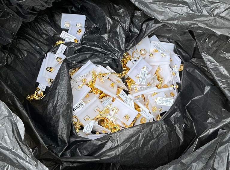 Số vàng công an thu giữ được. Ảnh: Công an Số vàng công an thu giữ được. Ảnh: Công an