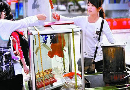 Nàng Tây Thi bán kẹo hồ lô 