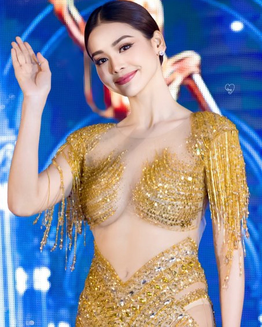 Hồi tháng 9/2022, tờ Thairath đưa tin Engfa Wahara tự ý bỏ việc tập luyện cho cuộc thi Miss Grand International 2022 để du lịch cùng bạn bè tại Singapore trong hai ngày. Sau đó, Engfa Waraha thừa nhận có lỗi khi "biến mất" 2 ngày mà không thông báo lại với ông Nawat cũng như ban tổ chức khiến ông Nawat bị các fan chỉ trích. Ngay sau đó, chủ tịch cuộc thi Miss Grand Thailand đã ra lệnh "thiết quân luật" với Engfa Waraha. "Kể cả fan của Engfa Waraha muốn liên lạc với cô ấy cũng phải thông qua ban tổ chức" - ông Nawat nói.