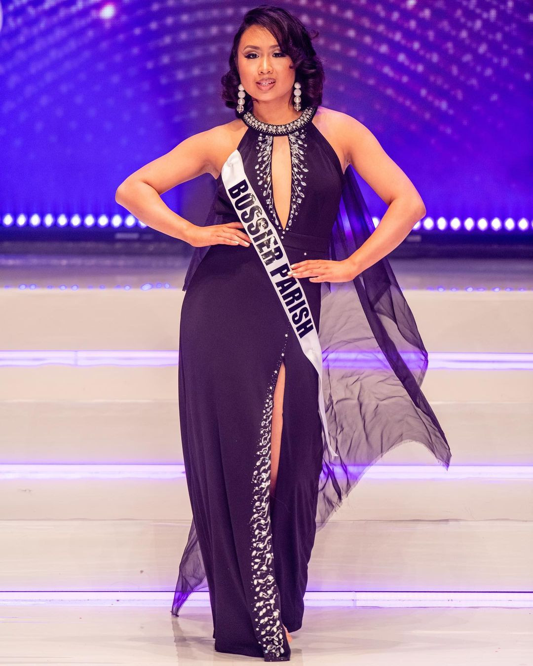 Đây không phải lần đầu tiên Darcy Nguyen tham gia cuộc thi sắc đẹp tại Mỹ. Trước đó, cô là thí sinh của cuộc thi Miss Louisiana USA và từng đại diện bang Louisiana thi Miss Grand United States.