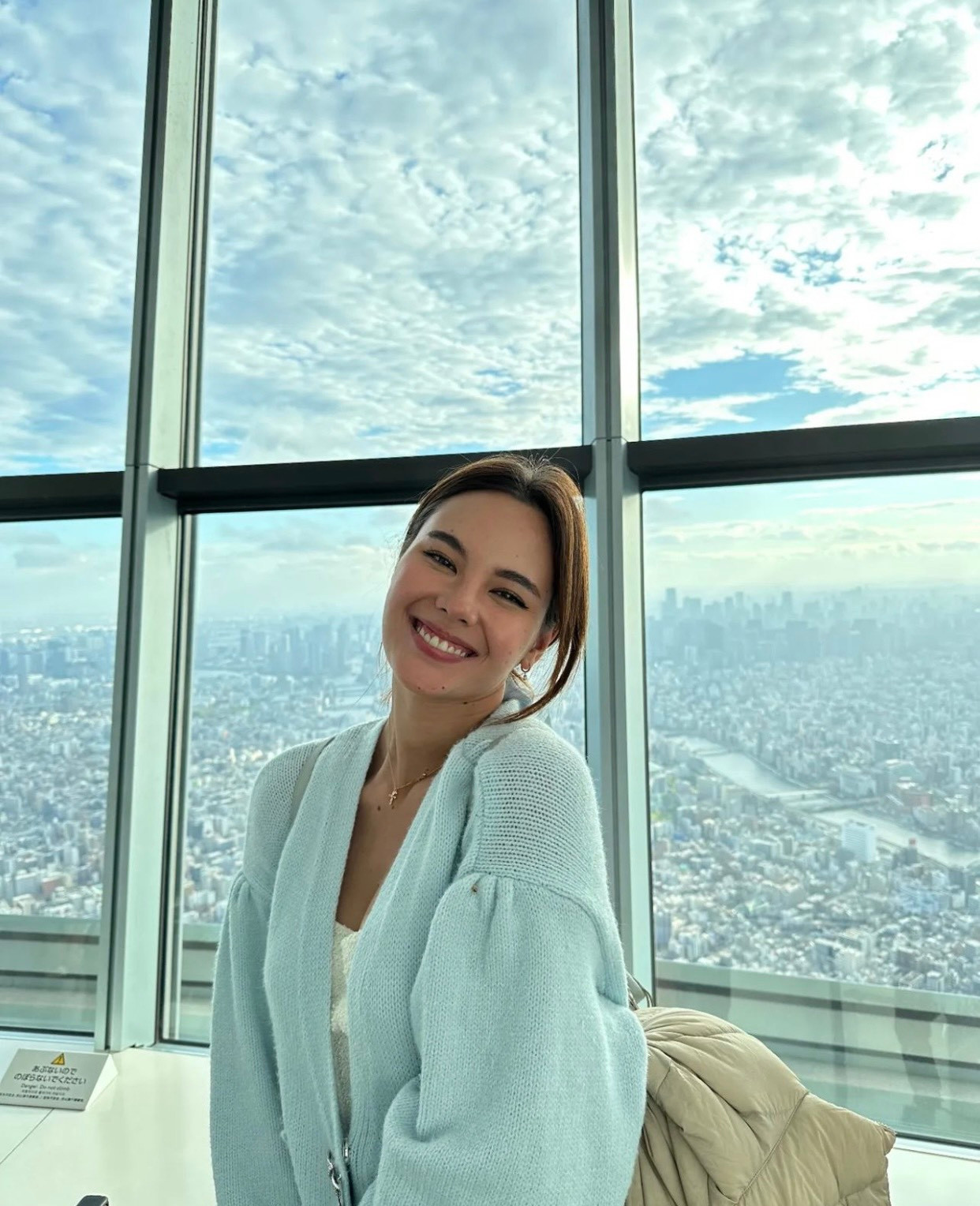 Catriona Gray và bạn trai đi du lịch ở Nhật Bản.