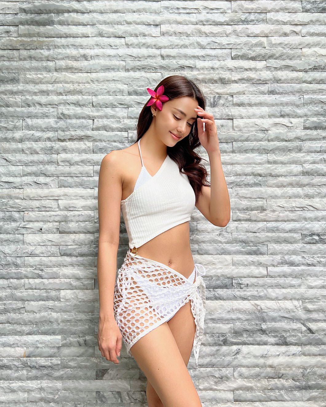 Trên trang cá nhân có hơn 1,4 triệu người theo dõi, Amanda thường xuyên chia sẻ những hình ảnh đời thường quyến rũ, chiếm được cảm tình của công chúng.