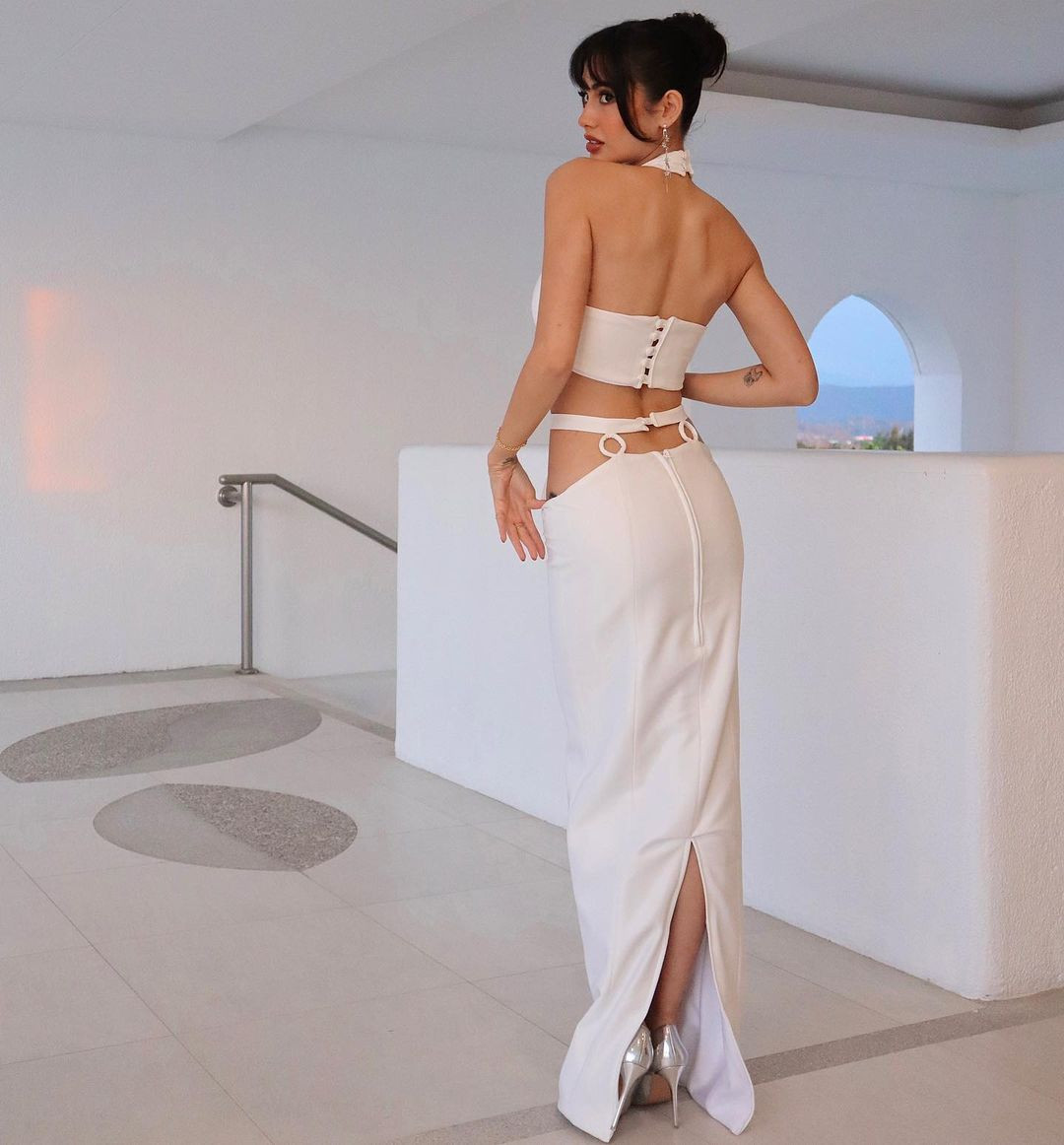 Song, dàn đối thủ Latin tại Miss Universe 2022 quá mạnh khiến Celeste Cortesi và nhiều thí sinh châu Á out top. Khi đó, nhiều chỉ trích nhắm tới Celeste Cortesi vì cho rằng cô cắt đứt chuỗi intop của Philippines ở đấu trường Miss Universe.