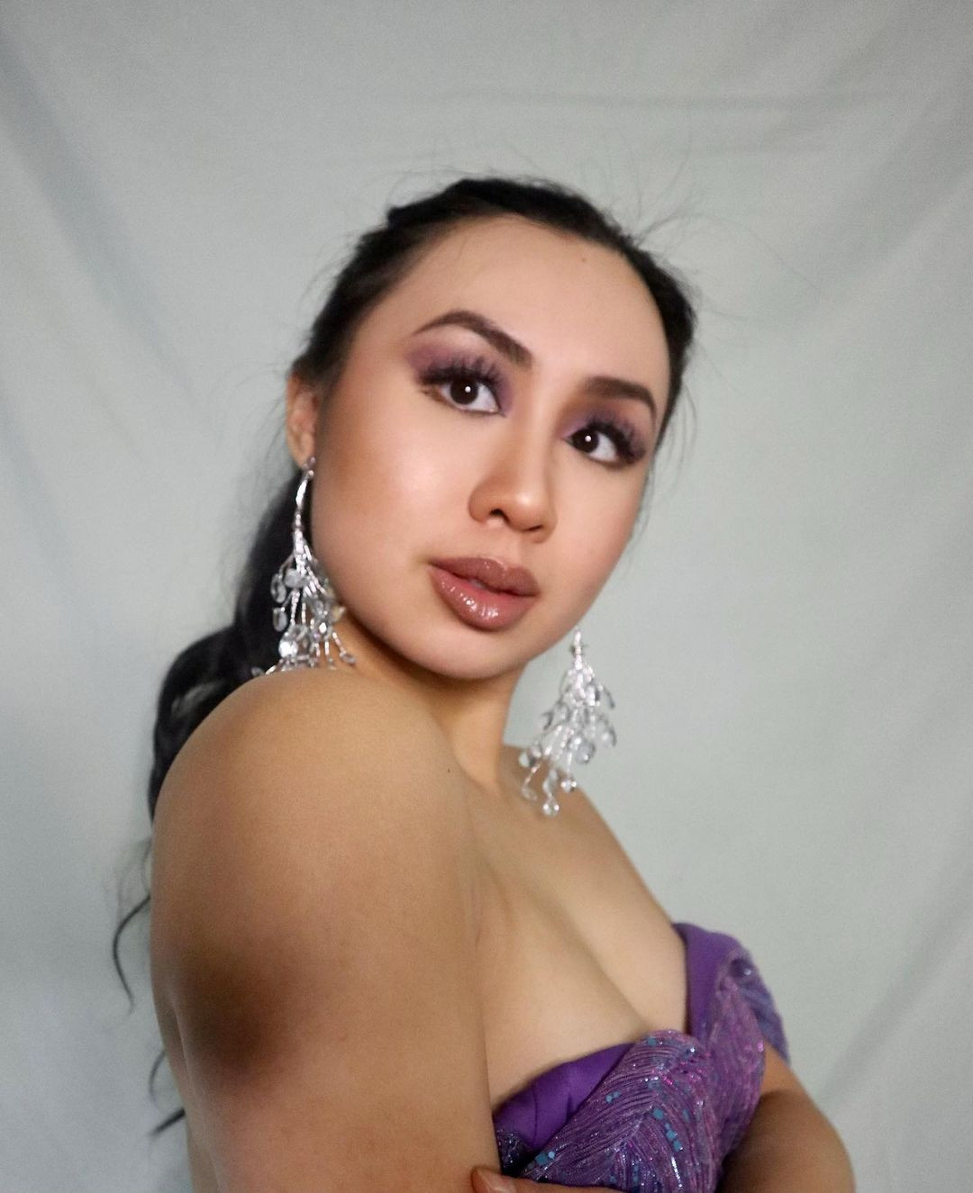 Darcy Nguyen chia sẻ cô yêu thích trang điểm và chụp ảnh, ước mơ một ngày sẽ sở hữu salon của riêng mình. Trên trang cá nhân, Darcy Nguyen thường xuyên chia sẻ hình ảnh cô thử nghiệm với các phong cách trang điểm khác nhau.