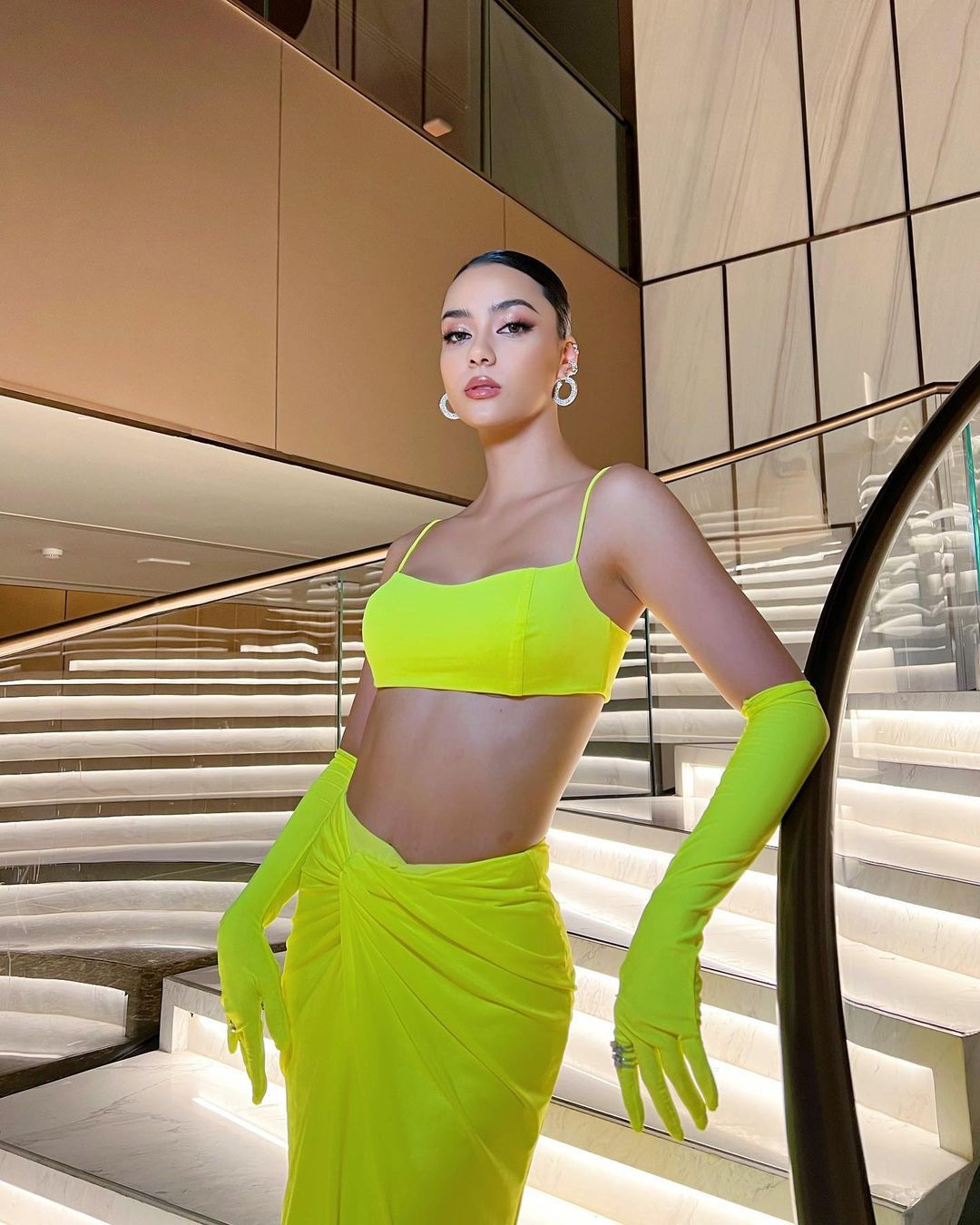 Sau khi đăng quang Hoa hậu Hoàn vũ Thái Lan 2020, Amanda đại diện quốc gia tham dự Miss Universe 2020 và vào top 10. Đây cũng là thành tích cao nhất của Thái Lan ở đấu trường Hoa hậu Hoàn vũ trong 3 năm trở lại đây. Hai người đẹp kế nhiệm Amanda là Hoa hậu Hoàn vũ Thái Lan 2021 Anchilee Scott-Kemmis và đương kim Hoa hậu Hoàn vũ Thái Lan 2022 Anna Sueangam-iam đều phải ngậm ngùi ra về trắng tay.