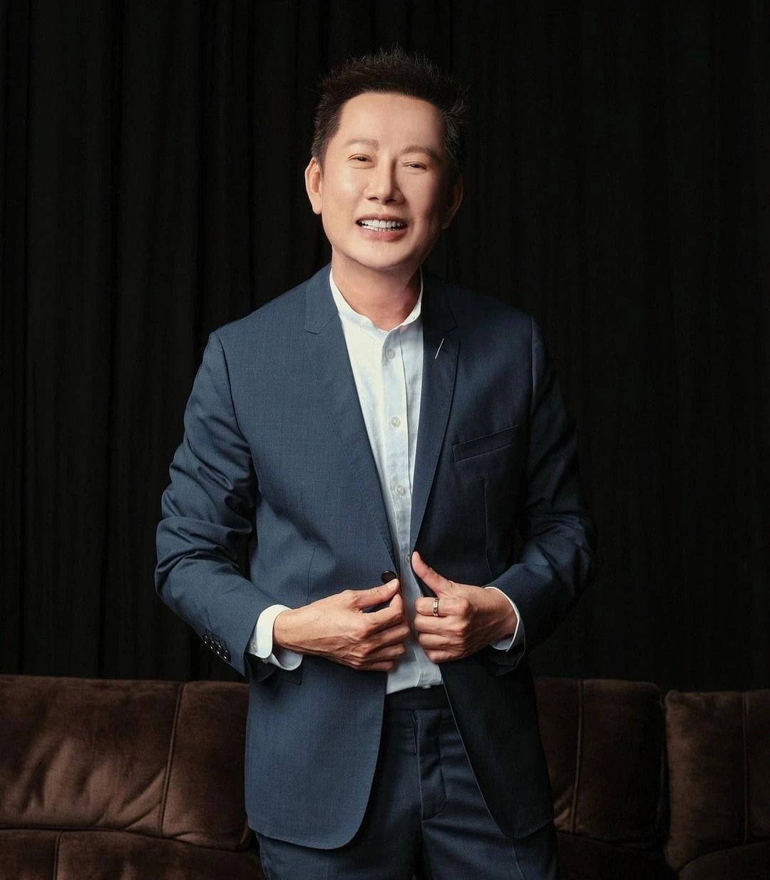 Nawat Itsaragrisil – một doanh nhân người Thái được cho là thông minh và đầy tham vọng.