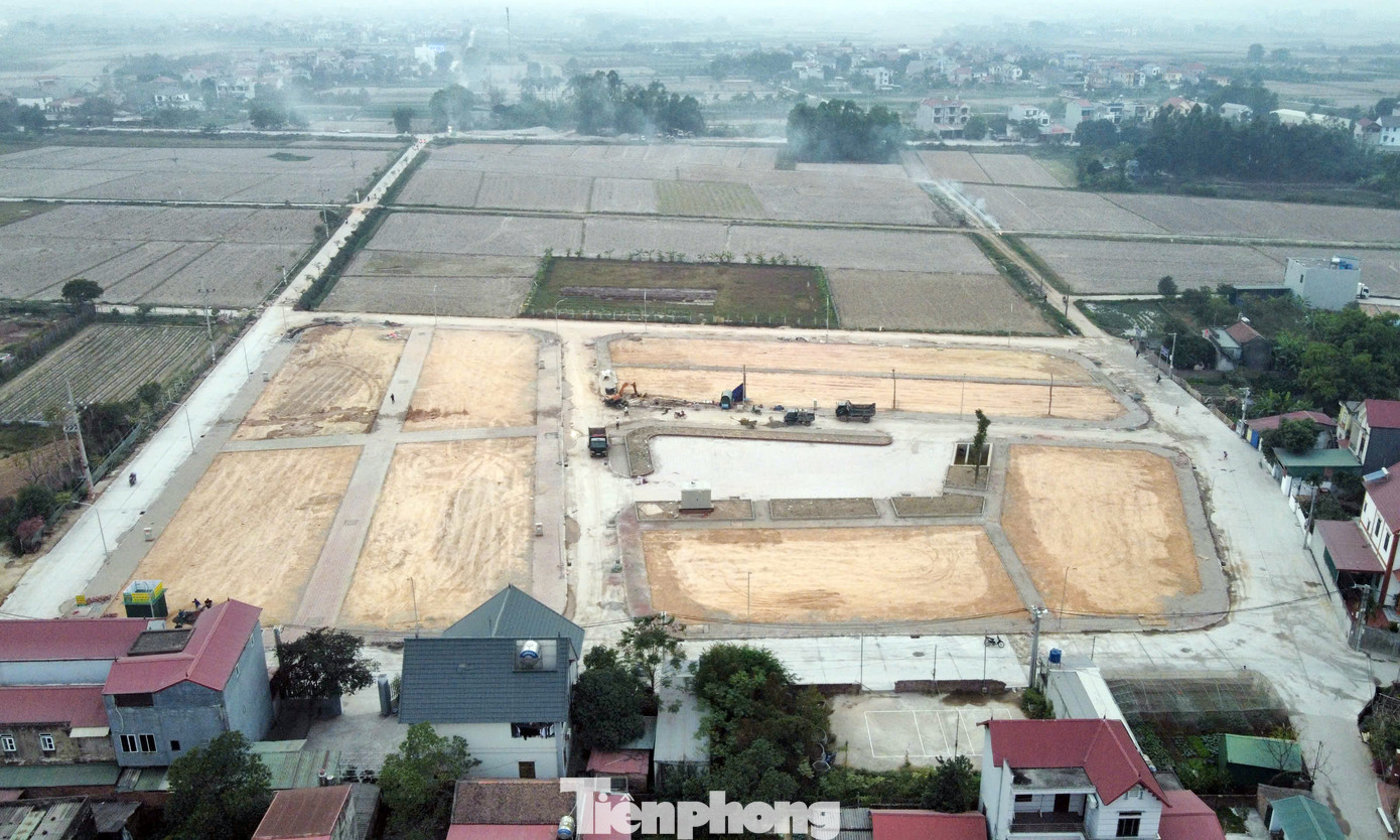 Khu đất từng được trả 30 tỷ đồng/m2 ở thôn Đông Lai, xã Quang Tiến (huyện Sóc Sơn, Hà Nội) có giá trúng gần 49 triệu/m2 sau khi tổ chức đấu giá lại. Ảnh: Đình Phong. Khu đất từng được trả 30 tỷ đồng/m2 ở thôn Đông Lai, xã Quang Tiến (huyện Sóc Sơn, Hà Nội) có giá trúng gần 49 triệu/m2 sau khi tổ chức đấu giá lại. Ảnh: Đình Phong.