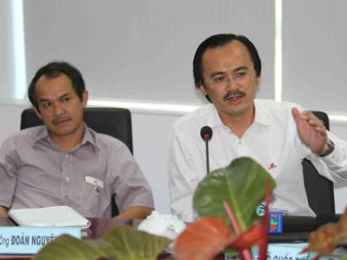 Nhờ bóng đá việc kinh doanh của bầu Đức và bầu Thắng trở nên thuận lợi hơn. Nhờ bóng đá việc kinh doanh của bầu Đức và bầu Thắng trở nên thuận lợi hơn