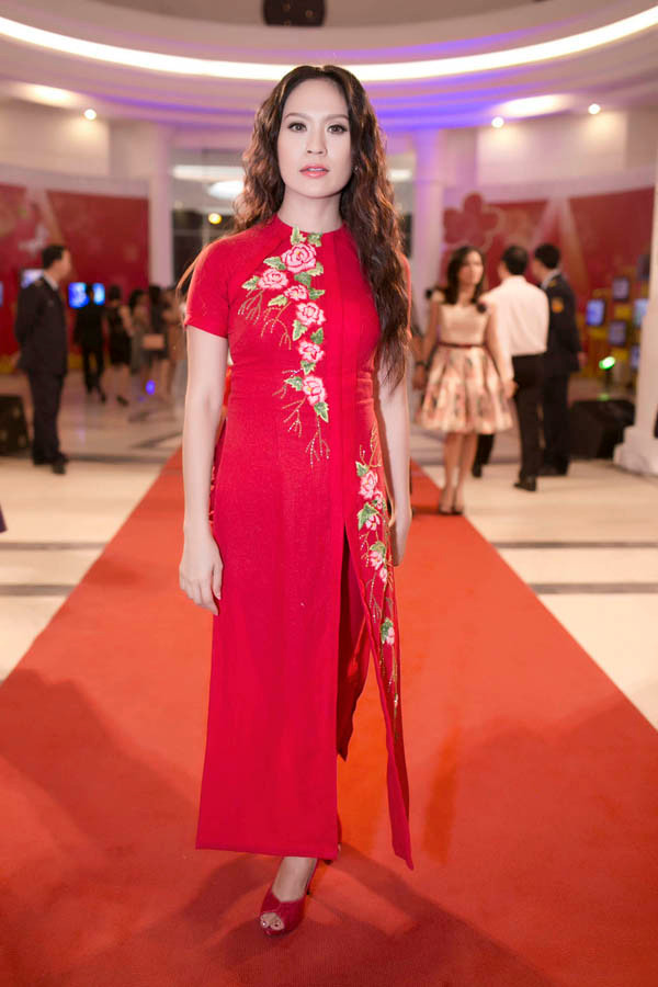 Lâm Chi Khanh kín đáo giữa dàn người đẹp sexy ảnh 12