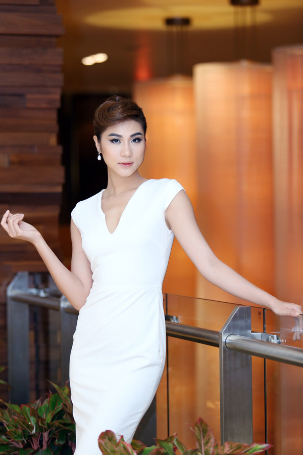 Siêu mẫu Kim Dung lấp ló vòng một gợi cảm ảnh 10