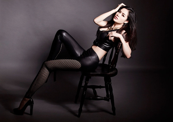 Victoria Phương Nguyễn bán nude nóng bỏng ảnh 10