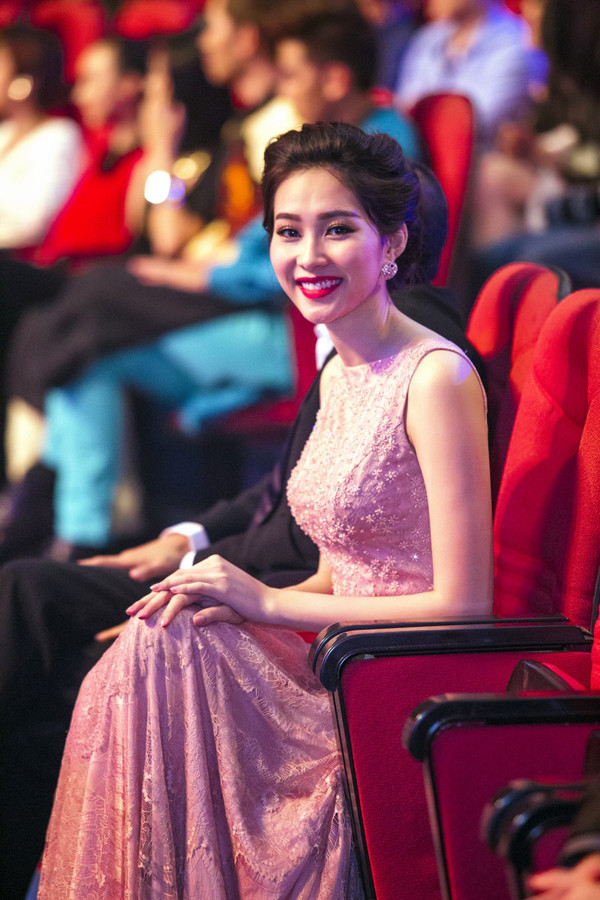 Hoa hậu Thu Thảo đẹp mong manh tựa tiên nữ ảnh 7