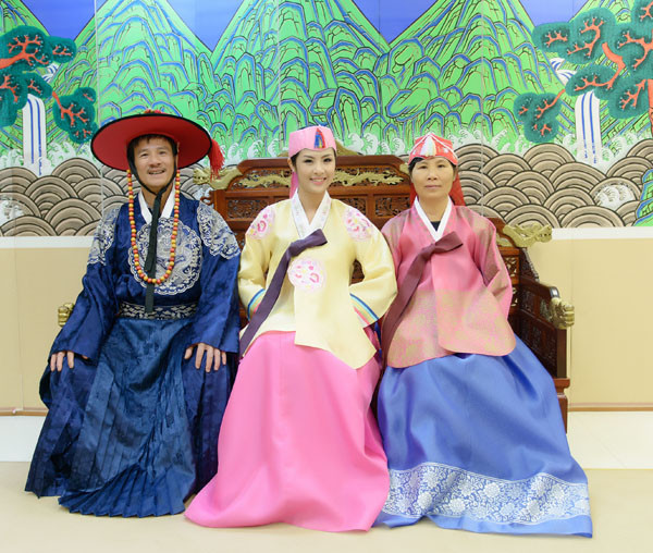 Ngọc Hân mặc Hanbok lộng lẫy ở Hàn Quốc ảnh 3