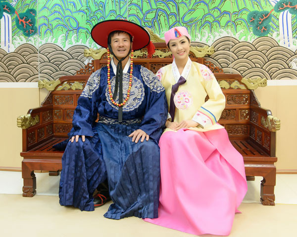 Ngọc Hân mặc Hanbok lộng lẫy ở Hàn Quốc ảnh 4