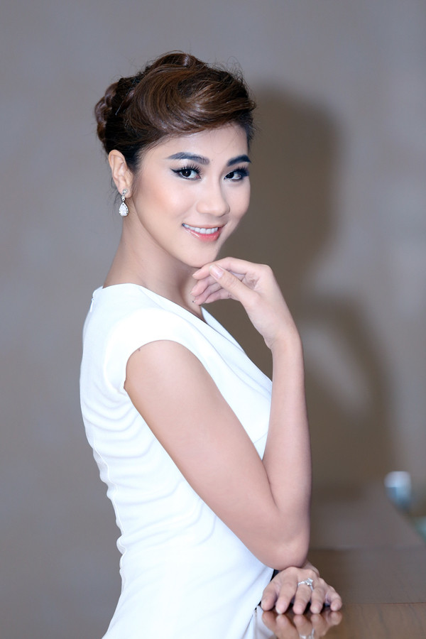 Siêu mẫu Kim Dung lấp ló vòng một gợi cảm ảnh 8