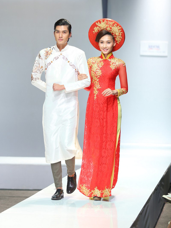 Hoàng Thùy diện áo dài cưới 'nghinh xuân' ảnh 8