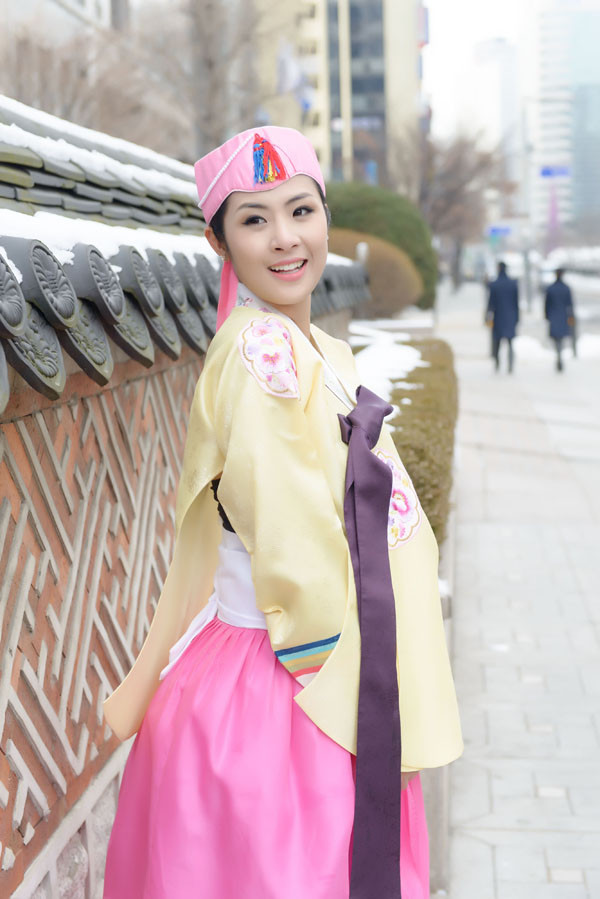 Ngọc Hân mặc Hanbok lộng lẫy ở Hàn Quốc ảnh 10