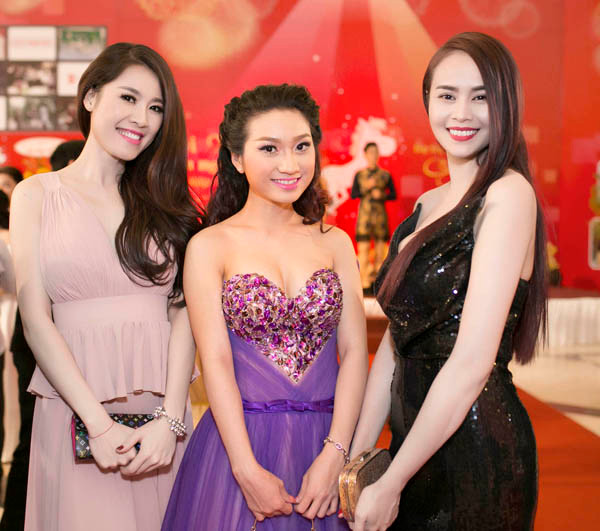 Lâm Chi Khanh kín đáo giữa dàn người đẹp sexy ảnh 7