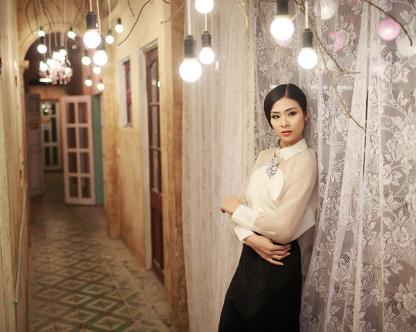 Ngọc Hân đổi phong cách gợi cảm làm giám khảo ảnh 4