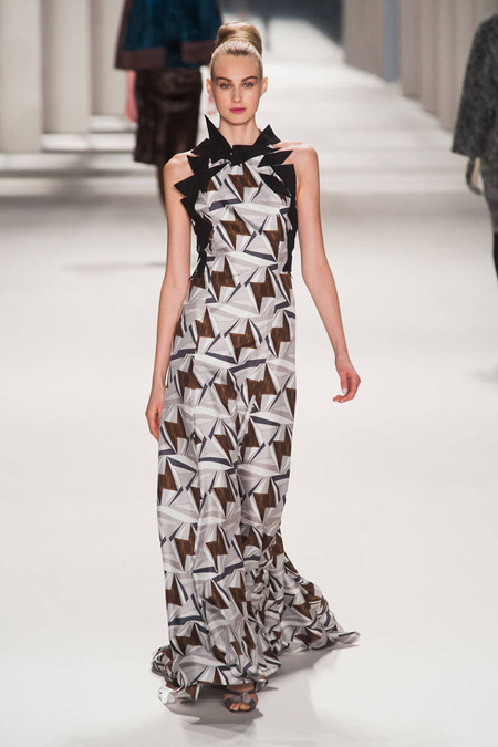 10 bộ váy dự tiệc yêu kiều tại New York Fashion Week ảnh 8