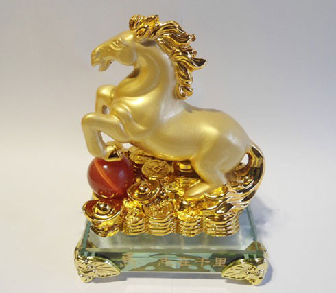 Chọn quà hình ngựa cho năm Giáp Ngọ ảnh 1