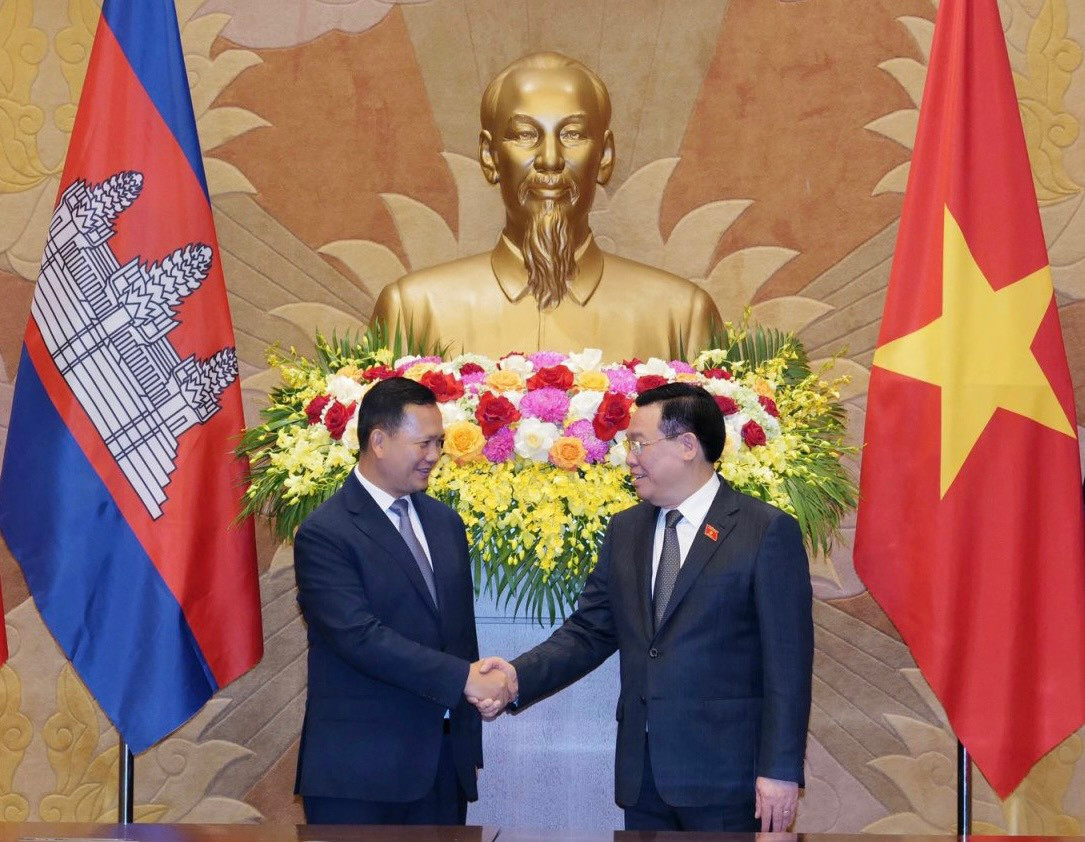 Chủ tịch Quốc hội Vương Đình Huệ và Thủ tướng Campuchia Hun Manet. (Ảnh: Nhật Minh) Chủ tịch Quốc hội Vương Đình Huệ và Thủ tướng Campuchia Hun Manet. (Ảnh: Nhật Minh)