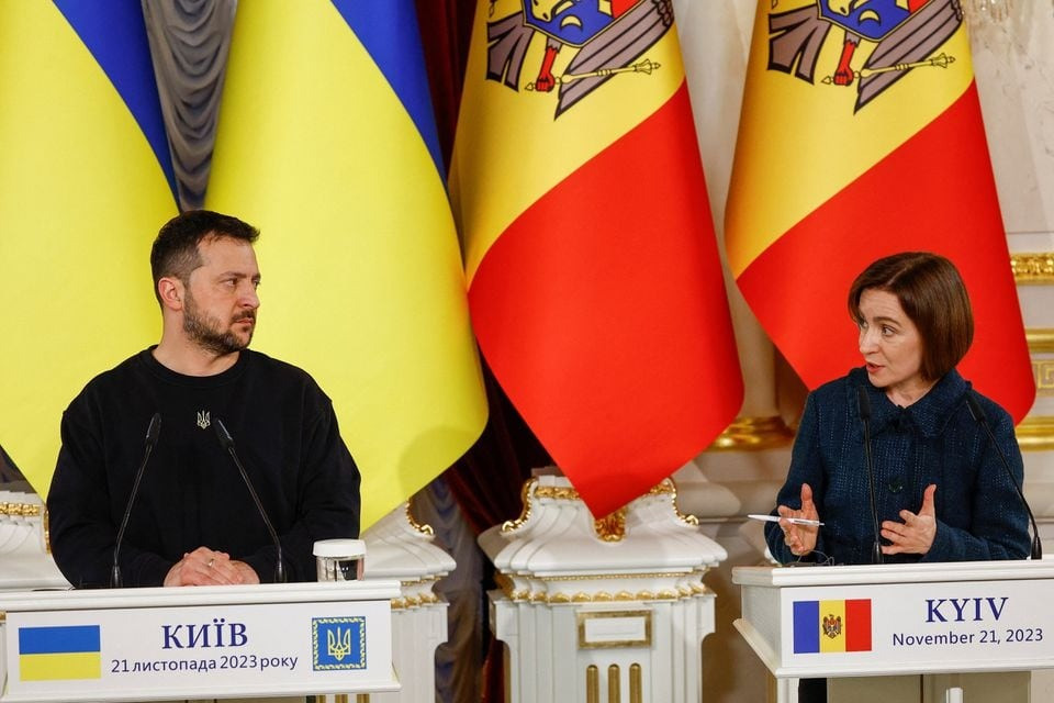 Tổng thống Ukraine Volodymyr Zelensky và Tổng thống Moldova Maia Sandu. Ảnh: Reuters Tổng thống Ukraine Volodymyr Zelensky và Tổng thống Moldova Maia Sandu. Ảnh: Reuters