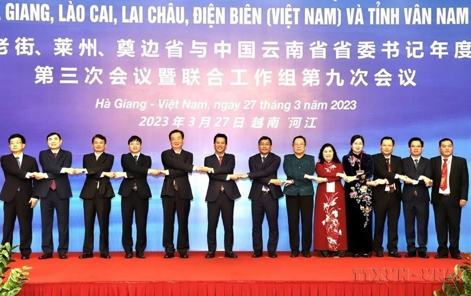 Ngày 27/3/2023, tỉnh Hà Giang chủ trì tổ chức Hội nghị thường niên lần thứ 3 giữa Bí thư Tỉnh ủy các tỉnh: Hà Giang, Lào Cai, Lai Châu, Điện Biên (Việt Nam) và Bí thư Tỉnh ủy Vân Nam (Trung Quốc). (Ảnh: Minh Tâm/TTXVN)