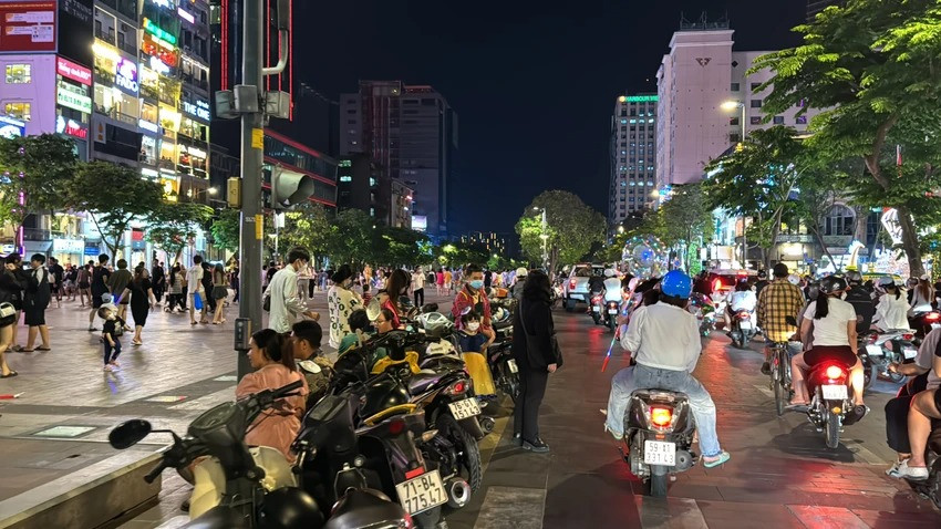 Sở GTVT TP.HCM ủng hộ phương án tổ chức giao thông trên 6 đoạn, tuyến đường nhánh của UBND quận 1. Sở GTVT TP.HCM ủng hộ phương án tổ chức giao thông trên 6 đoạn, tuyến đường nhánh của UBND quận 1.