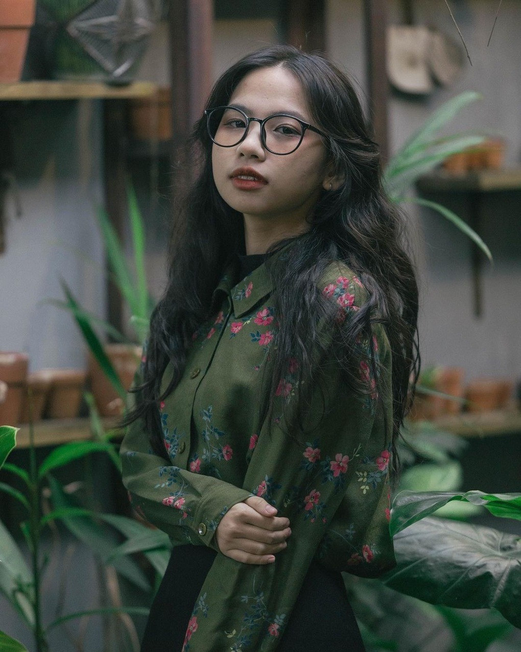 Lê Ánh Dương (SN 2000) - đang dạy lớp 1, lớp 2 tại trường Tiểu học Bắc Nghĩa, TP Đồng Hới, Quảng Bình - cũng là cô giáo Gen Z nhận được nhiều sự quan tâm. Cô sở hữu trang cá nhân thu hút gần 400.000 lượt theo dõi và thường xuyên đăng video khoe trang phục đi dạy ấn tượng, thu hút hàng triệu lượt xem.