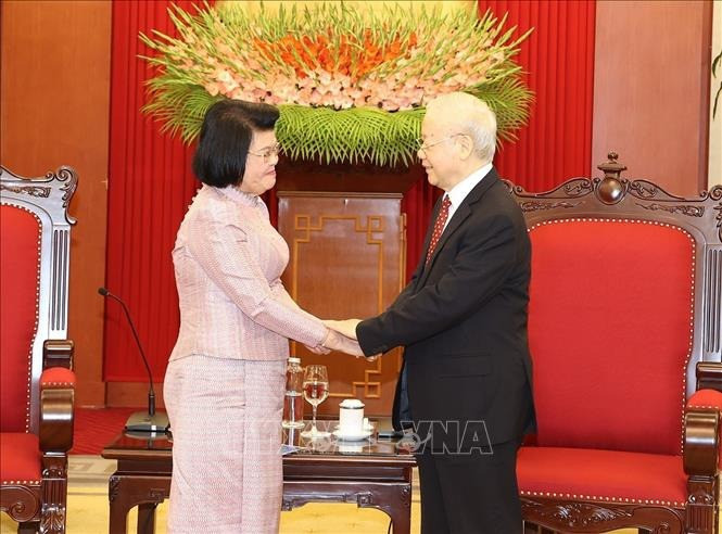 Tổng Bí thư Nguyễn Phú Trọng tiếp Chủ tịch Quốc hội Campuchia Samdech Khuon Sudary. Ảnh: Trí Dũng/TTXVN Tổng Bí thư Nguyễn Phú Trọng tiếp Chủ tịch Quốc hội Campuchia Samdech Khuon Sudary. Ảnh: Trí Dũng/TTXVN