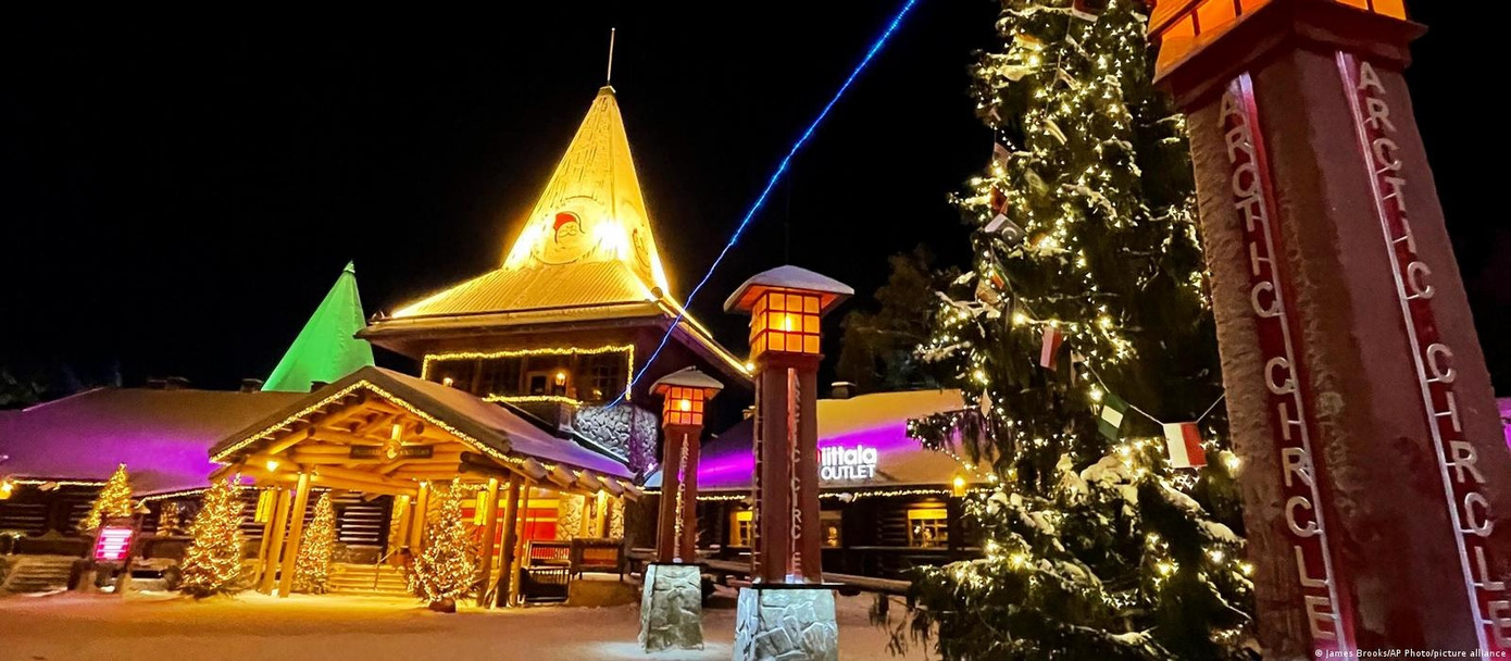 Làng Ông già Noel ở Phần Lan. Ảnh: AP