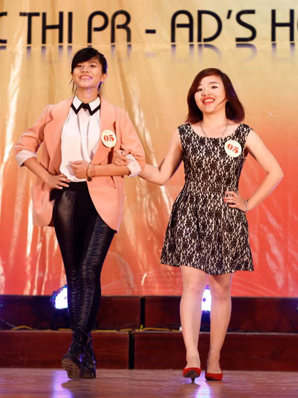 Phần trình diễn trang phục tự chọn. Các thí sinh đã mang tới những nét cá tính và sự kết hợp thú vị