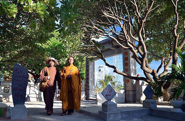 Chùa Sinh Tồn. Ảnh Lê Thao - Bá Ngọc